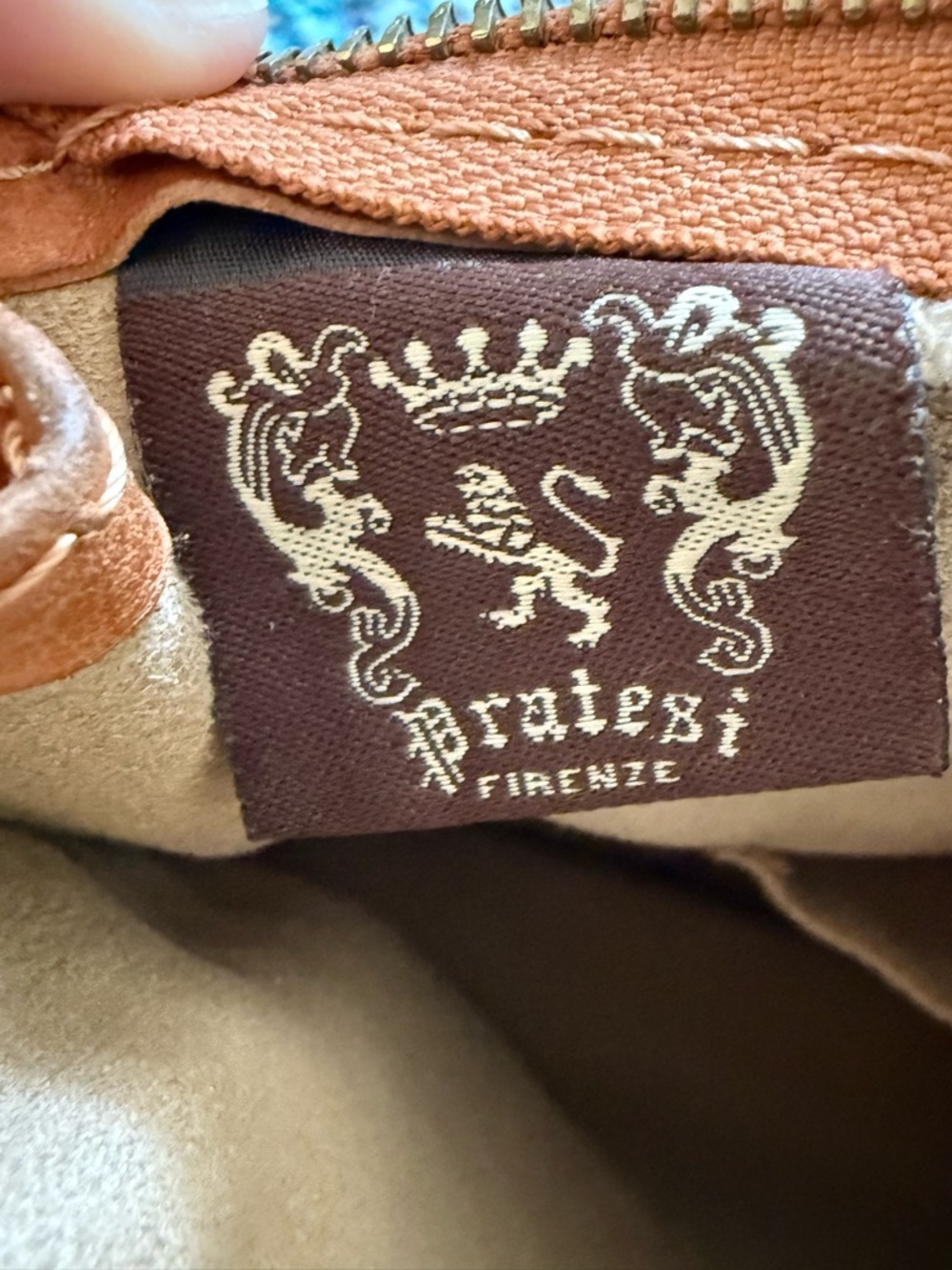 Pratesi Firenze Italian Leather Wristlet with Gold buckle - Picture 5 of 11